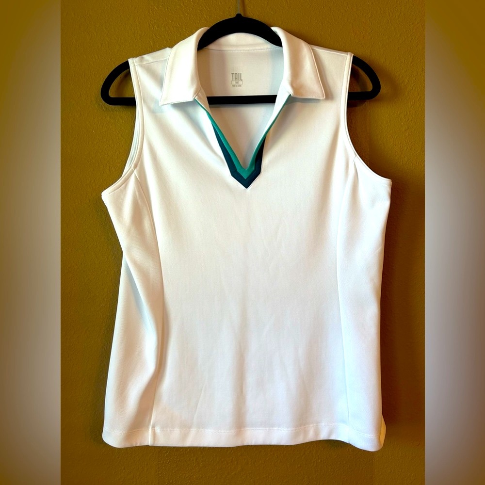 TAIL Sleeveless Athletic Golf or Tennis Top Size M